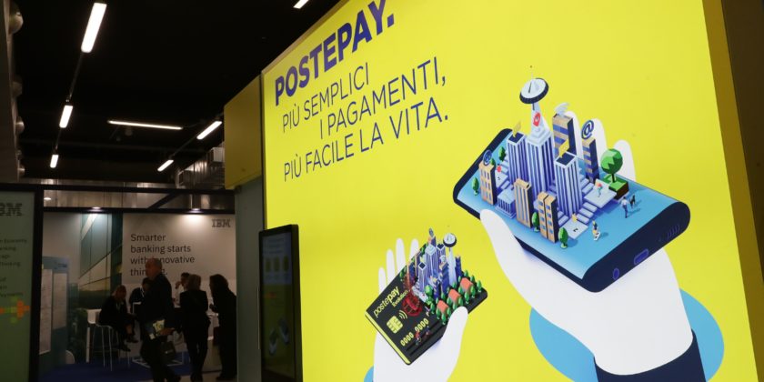 Come ottenere il rimborso dei soldi rubati dalla Postepay