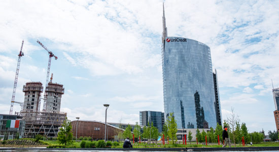 Unicredit formerà sviluppatori front-end