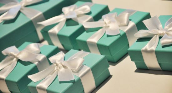 Tiffany ai minimi storici