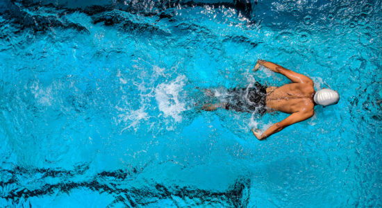 piscina, acqua, cloro, estate, tuffi, bagno