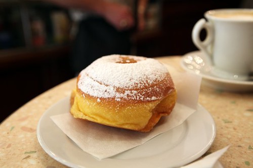 Come fare i bomboloni al forno con una ricetta light, semplice e veloce