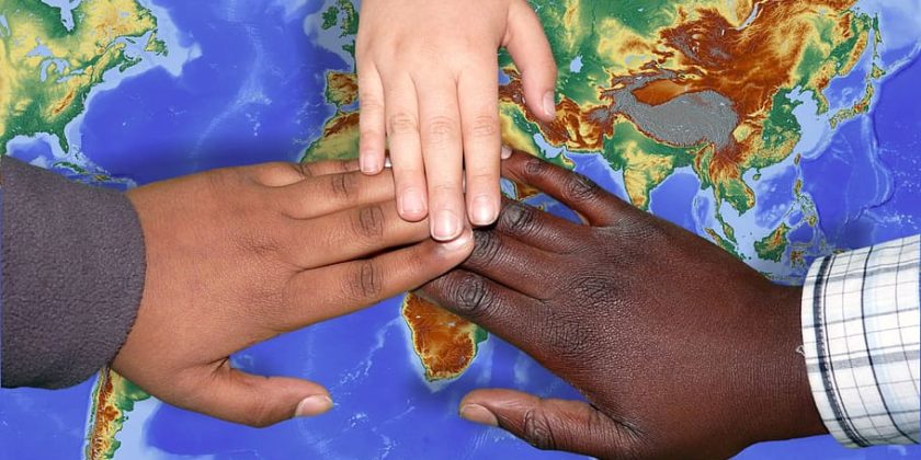 extracomunitari, immigrati, immigrazione, assegno, aiuti
