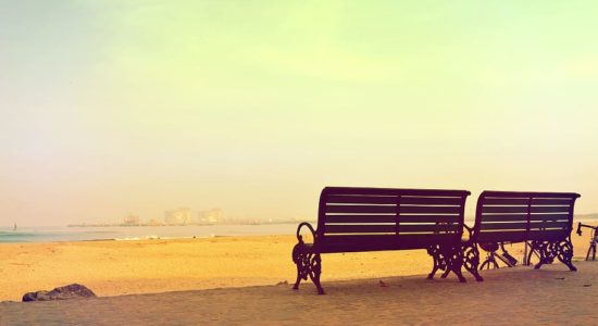 insolazione,sole, afa, caldo,estate, città deserta, panchina,solitudine