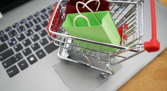 shopping, acquisti, consumi, comprare, pagamenti