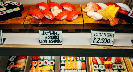 Qual è la differenza tra sushi e sashimi nella cucina giapponese?