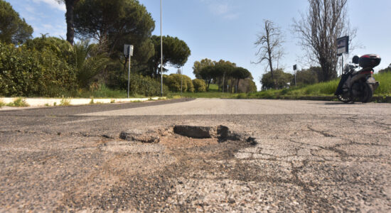 voragine sul suolo