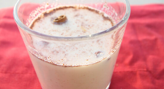 un bicchiere di eggnog