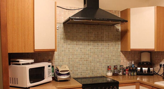 Forno a microonde in cucina