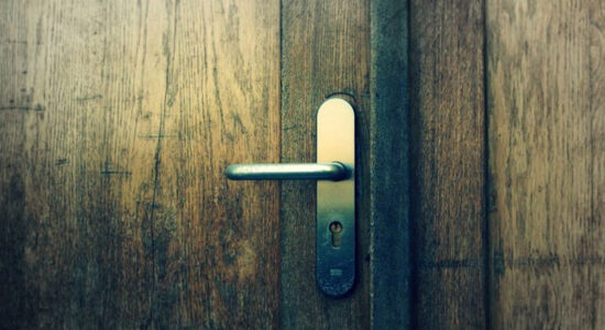 con questa serratura le porte di casa non sono sicure