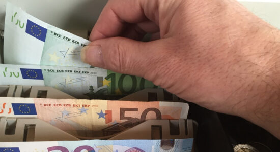 evitare la patrimoniale portando i soldi all'estero?