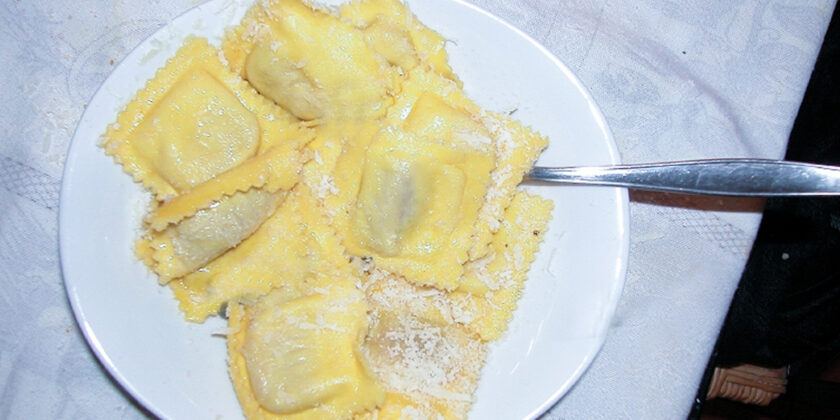 un piatto di tortelloni