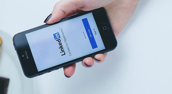 Visualizzare il profilo Linkedin di qualcuno senza essere notati