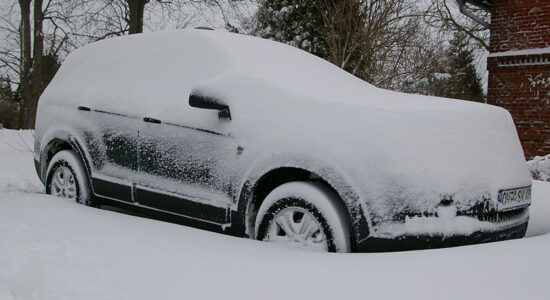 automobile innevata