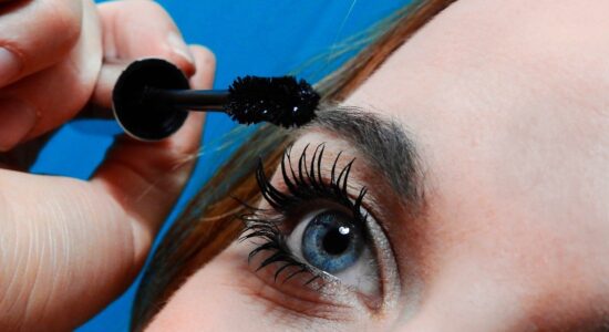 mascara