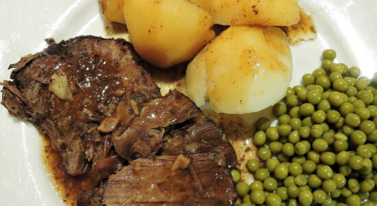 carne piselli patate
