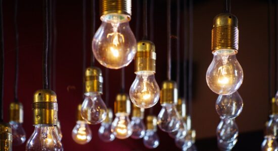 L'energia costa tanto e tutti cercano il modo per risparmiare