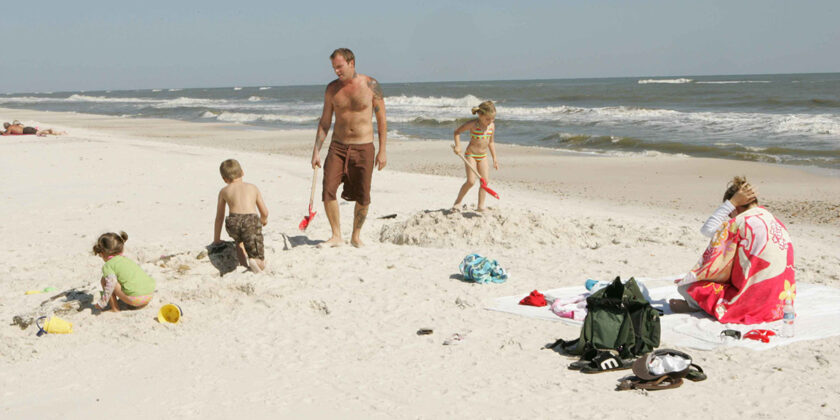 famiglia in spiaggia