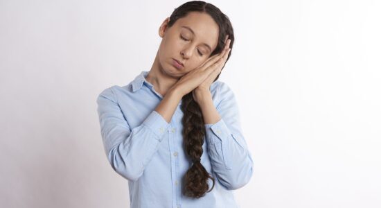 dormire in piedi