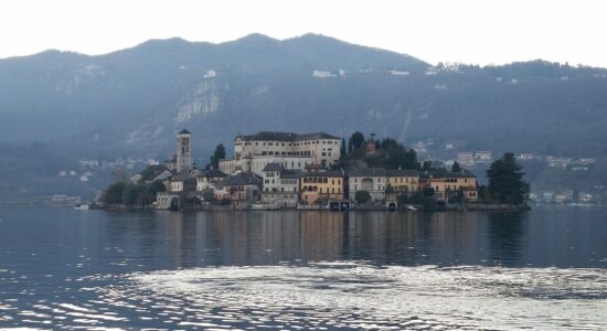 lago orta