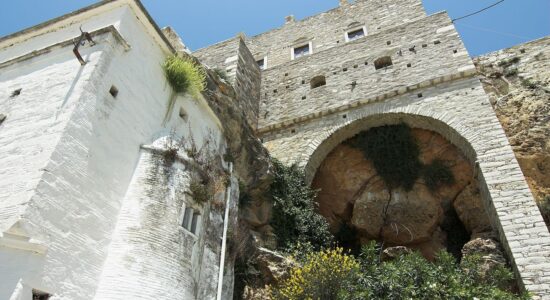 castello di apeiranthos
