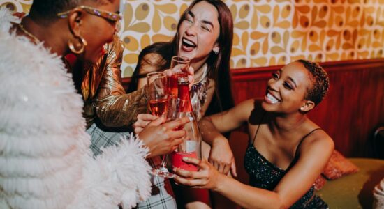 3 segni zodiacali pronti a brindare alla salute