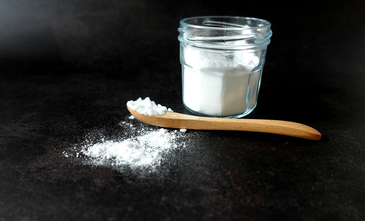 Aggiungiamo mezzo bicchiere di bicarbonato