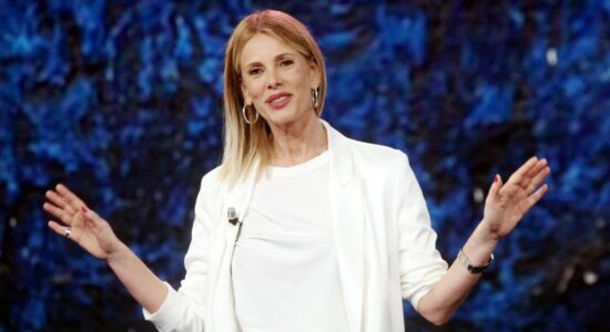 Alessia Marcuzzi le gambe storte e i segreti