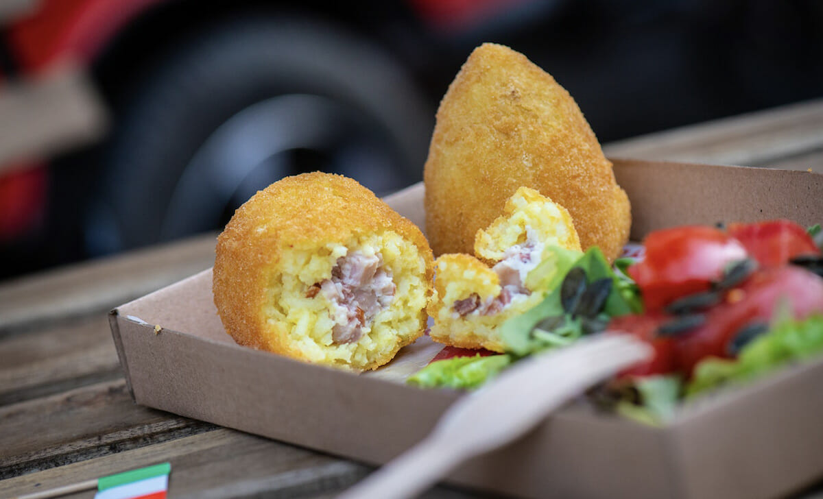 Approfittiamone per gustare il cibo di strada tipico