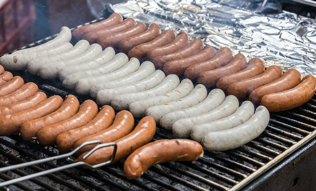 Assaggiamo i bratwurst, tra le specialità della tradizione tedesca
