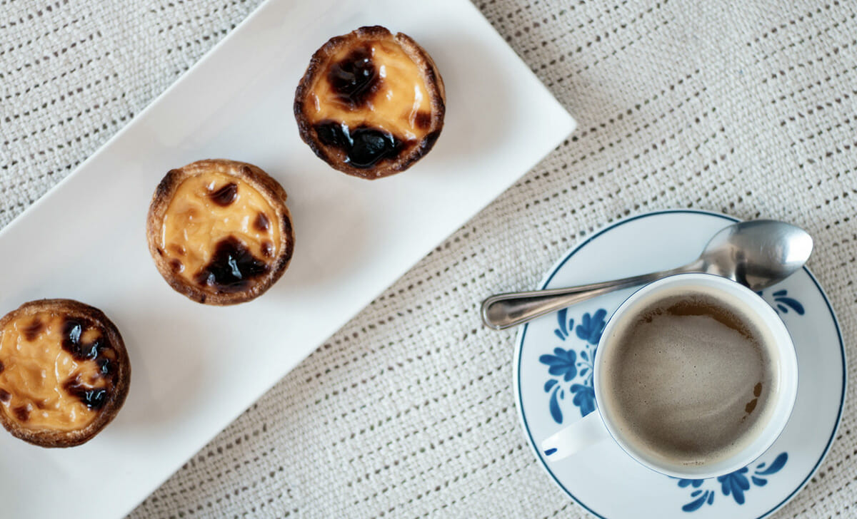 Assolutamente da non perdere i tipici pasteis de Belém