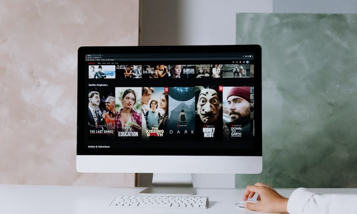 Attraverso le piattaforme di streaming è possibile immergersi nelle tante serie
