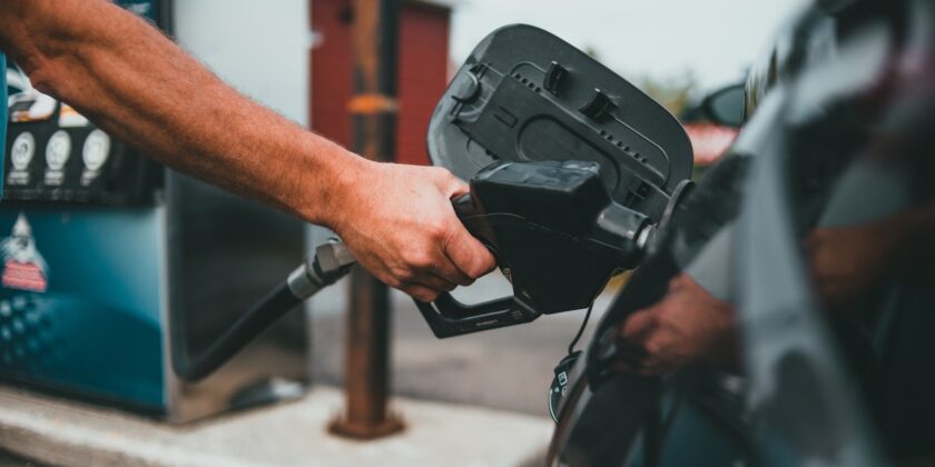 Benzina e diesel insieme a luce e gas