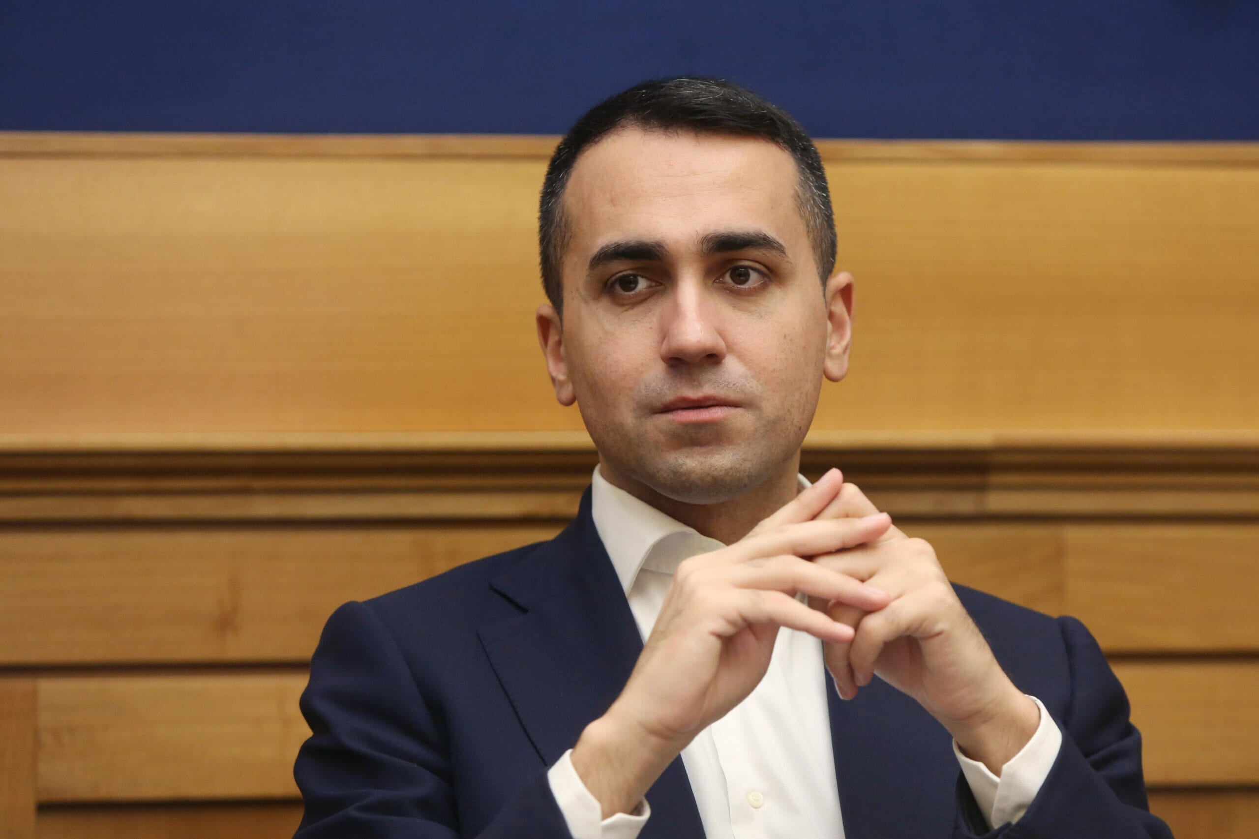 Bocciato Luigino Di Maio. Nei tempi di malora del Movimento, forte dei suoi followers non sa far di conto e pensa di potercela fare da solo. Ma così non è