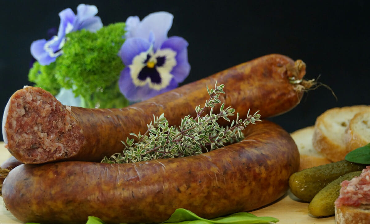 Con salsiccia, stracchino e funghi creeremo un pasto squisito