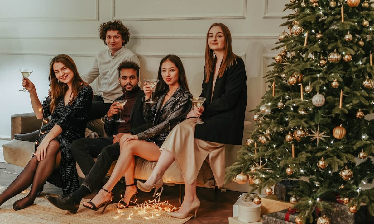 Cosa indossare durante le cene delle festività natalizie