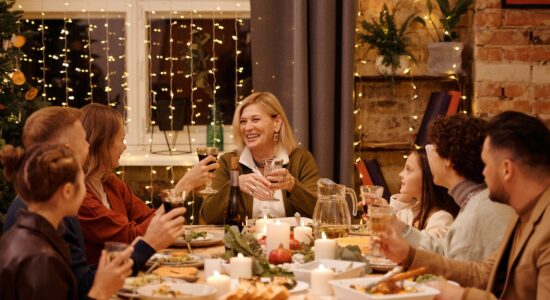 Cosa portare a cena dai suoceri a Natale-proiezionidiborsa.it