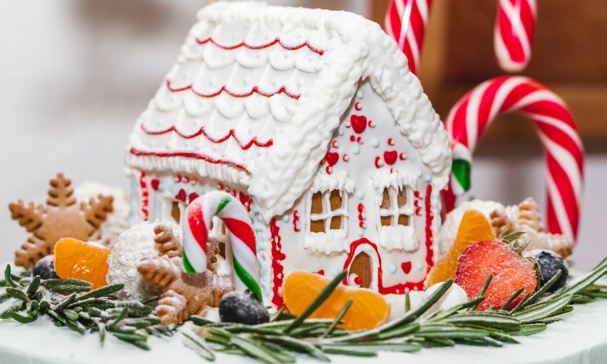 Decoriamo con la panna per dolci