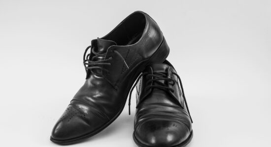 Diciamo addio alla puzza di piedi nelle scarpe-proiezionidiborsa.it