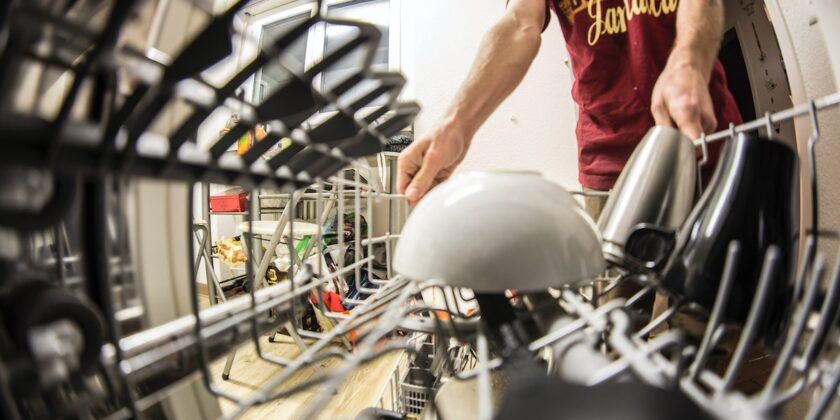 Dimezzare le pulizie di casa con un elettrodomestico