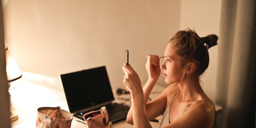 Ecco il trucco occhi di tendenza a Capodanno-proiezionidiborsa.it
