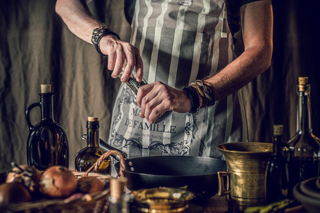 Fra gli ingredienti olio, sale e pepe