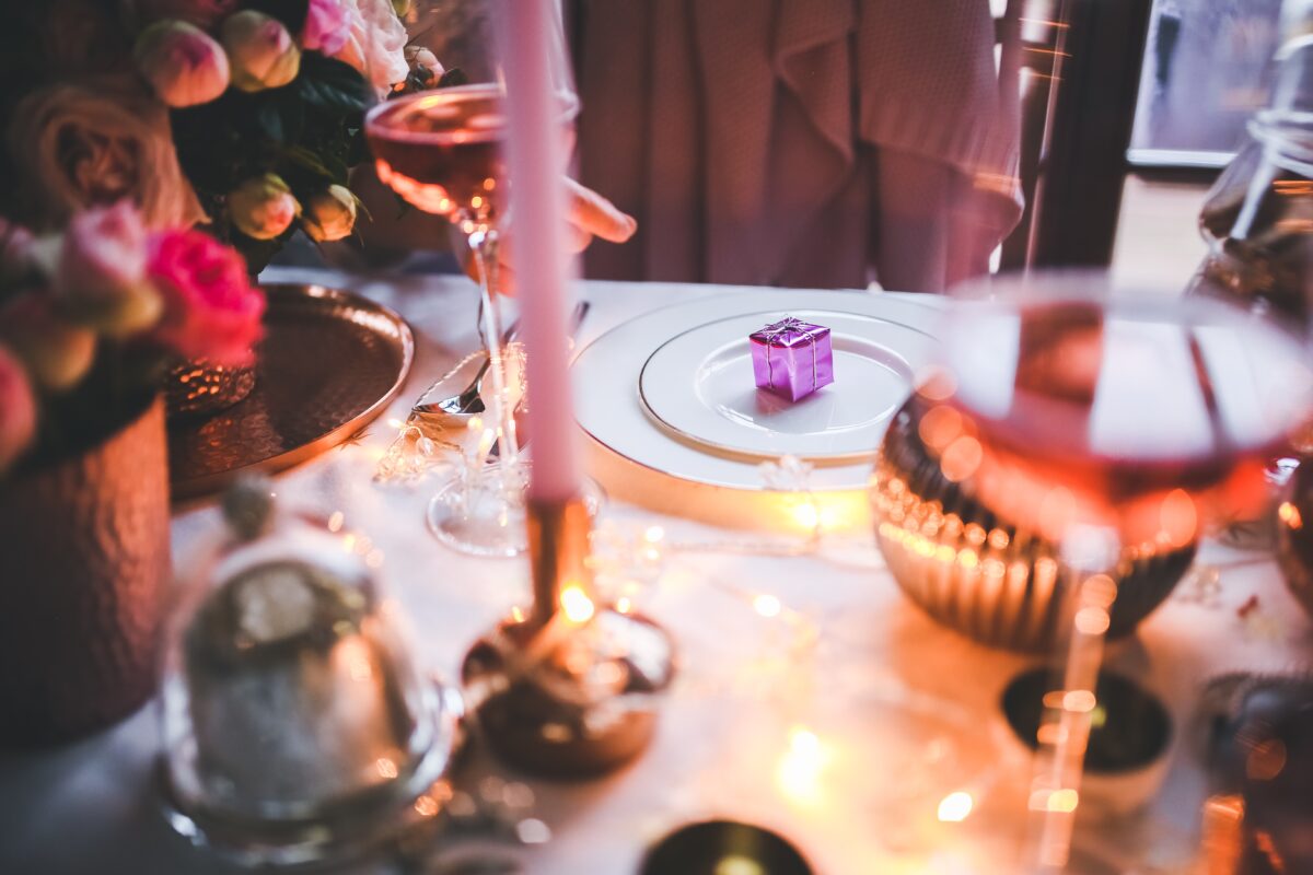 Gli esperti, però, raccomandano di fare attenzione a ciò che si mangia nei pranzi e nelle cene in famiglia o con gli amici durante le feste.