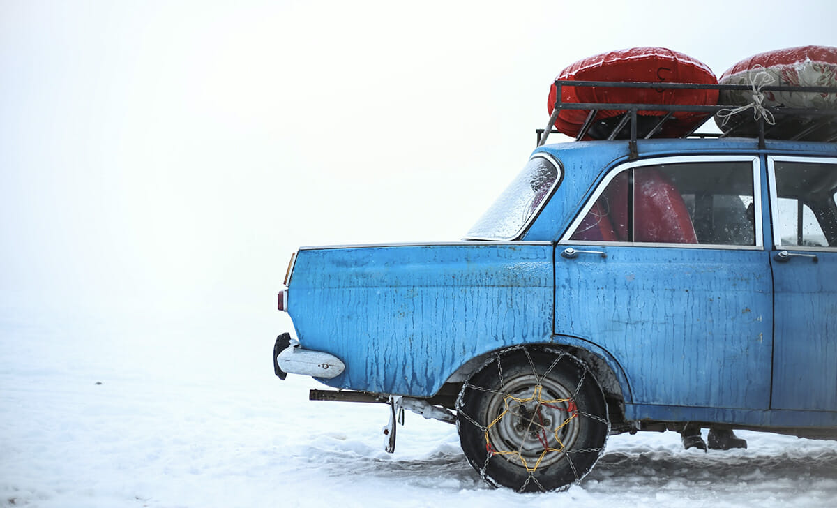Grazie all'attrito, la lettiera potrebbe aiutarci a spostare l'auto bloccata dopo una nevicata improvvisa