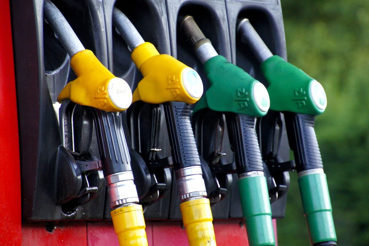 Il carburante è aumentato con la recente riduzione degli sconti di Stato attraverso le accise-proiezionidiborsa.it