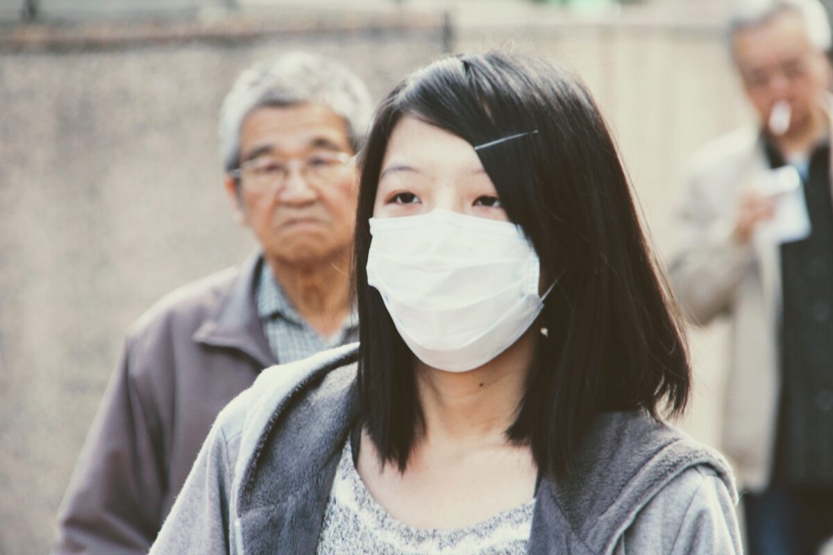 Il dilemma sempre più frequente ad oggi, è capire se i sintomi siano ciò siano dovuti a un contagio da Covid o a semplice influenza.
