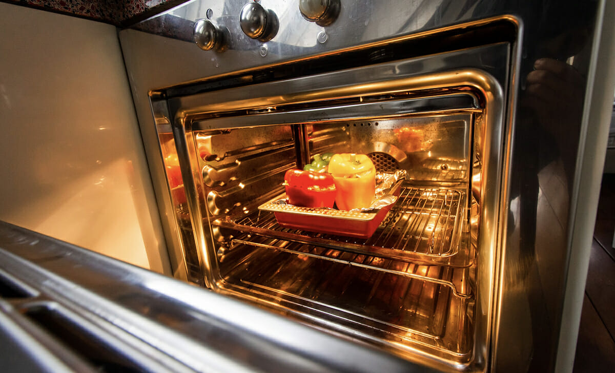 Il forno a microonde è decisamente più veloce e pratico di quello tradizionale