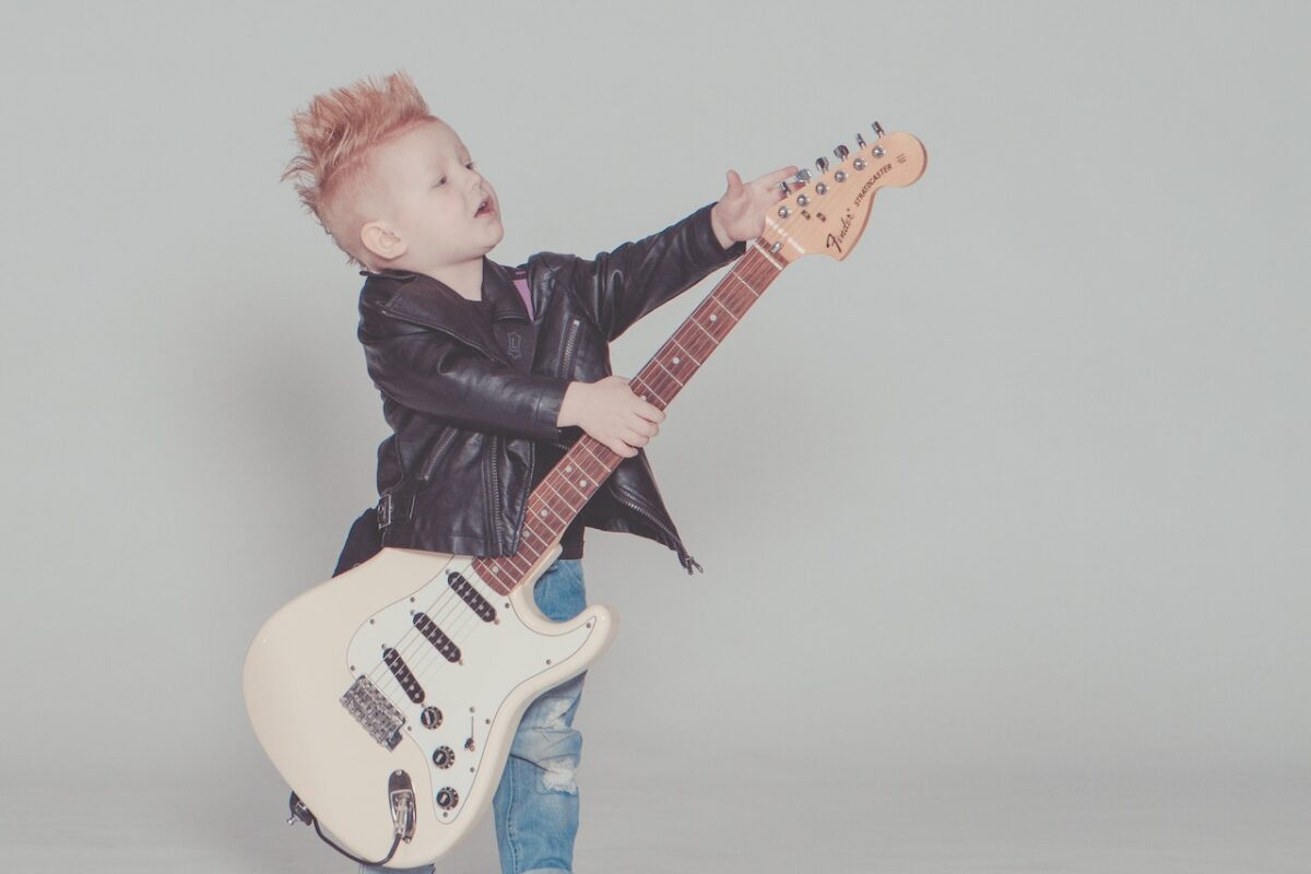 Il leather jacket ha reminiscenze grunge-proiezionidiborsa.it