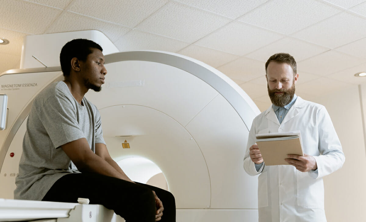 Il medico può scoprire la presenza di una peritonite grazie a TAC e radiografie