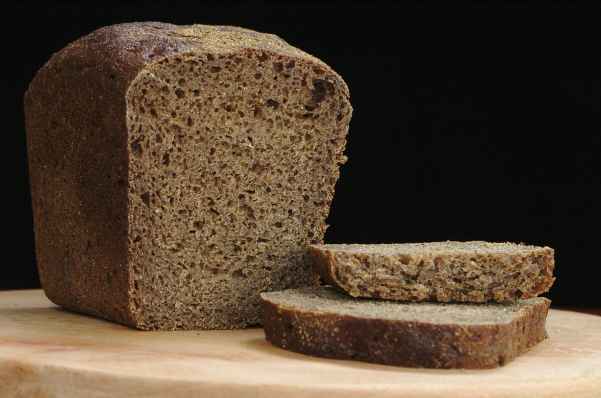Il pane a fette integrale o proteico sono l’ideale per questa preparazione