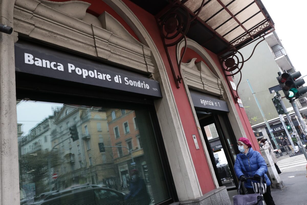 Banca Popolare Sondrio è tra i pochi titoli bancari di Piazza Affari in territorio positivo da inizio anno